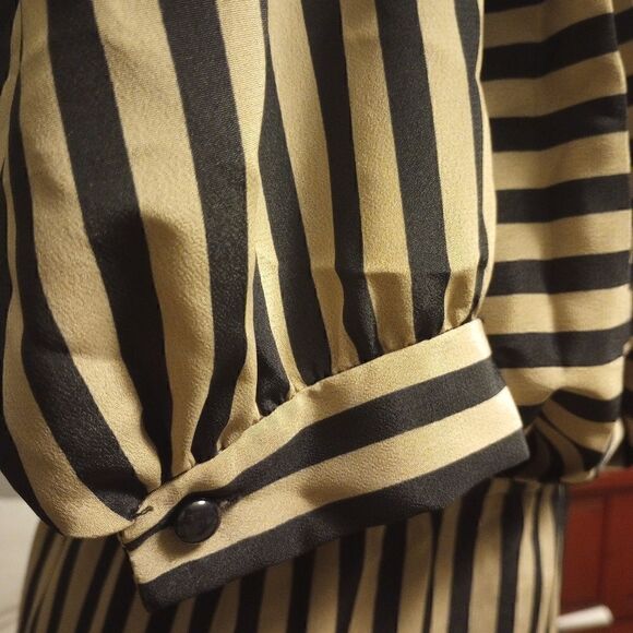 secretary style mid length dress with puffy sleeves - Picture 3 of 9